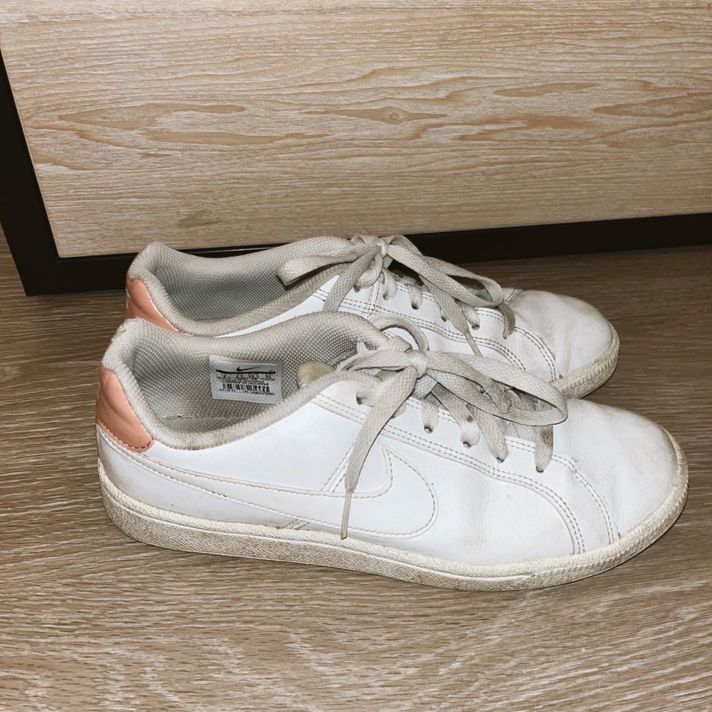 Nike Sneaker